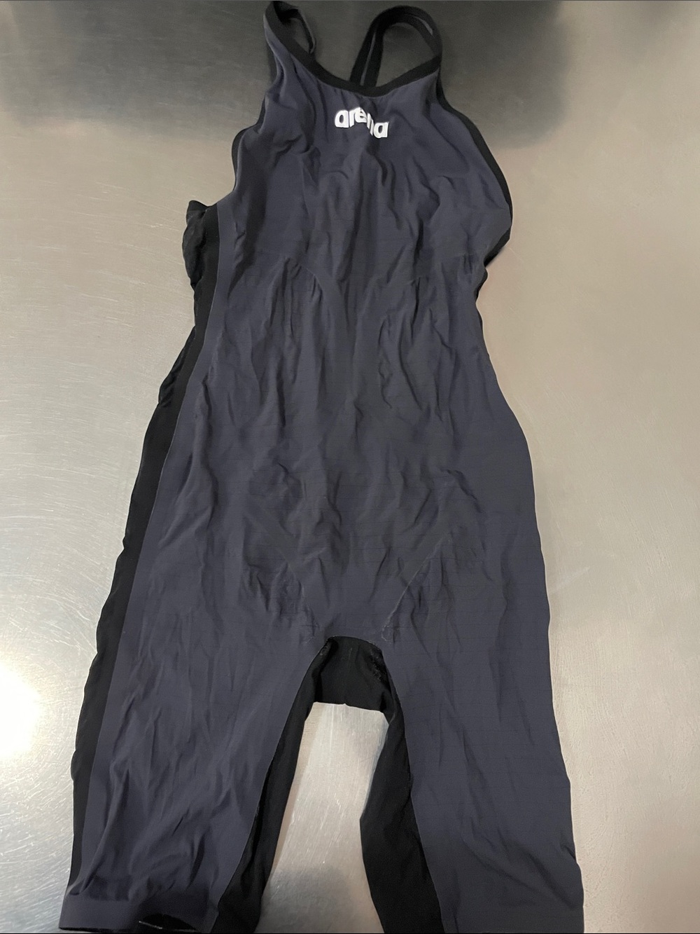 Arena carbon air knee skin size 28 READ